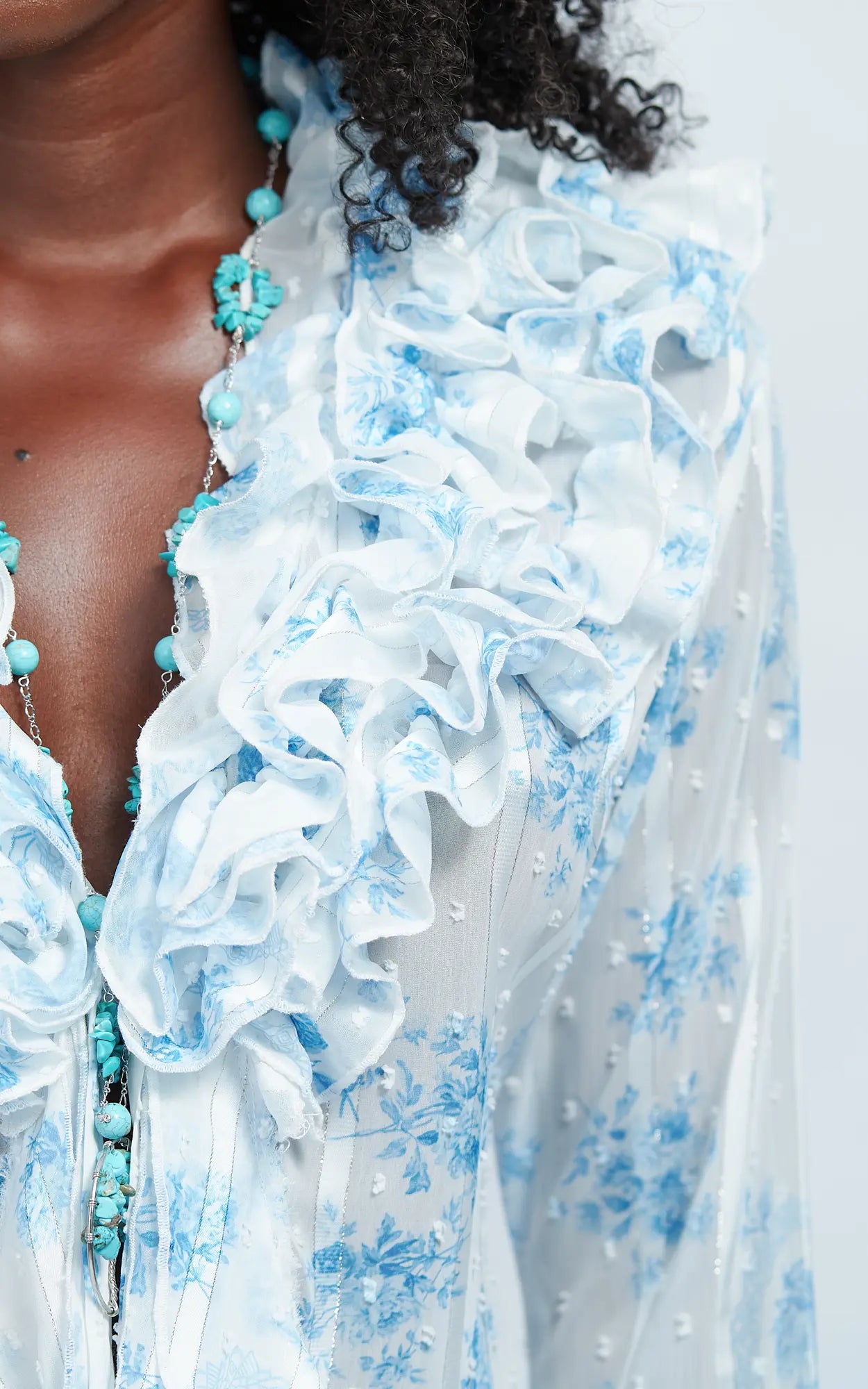 COVE RUFFLE BLOUSE