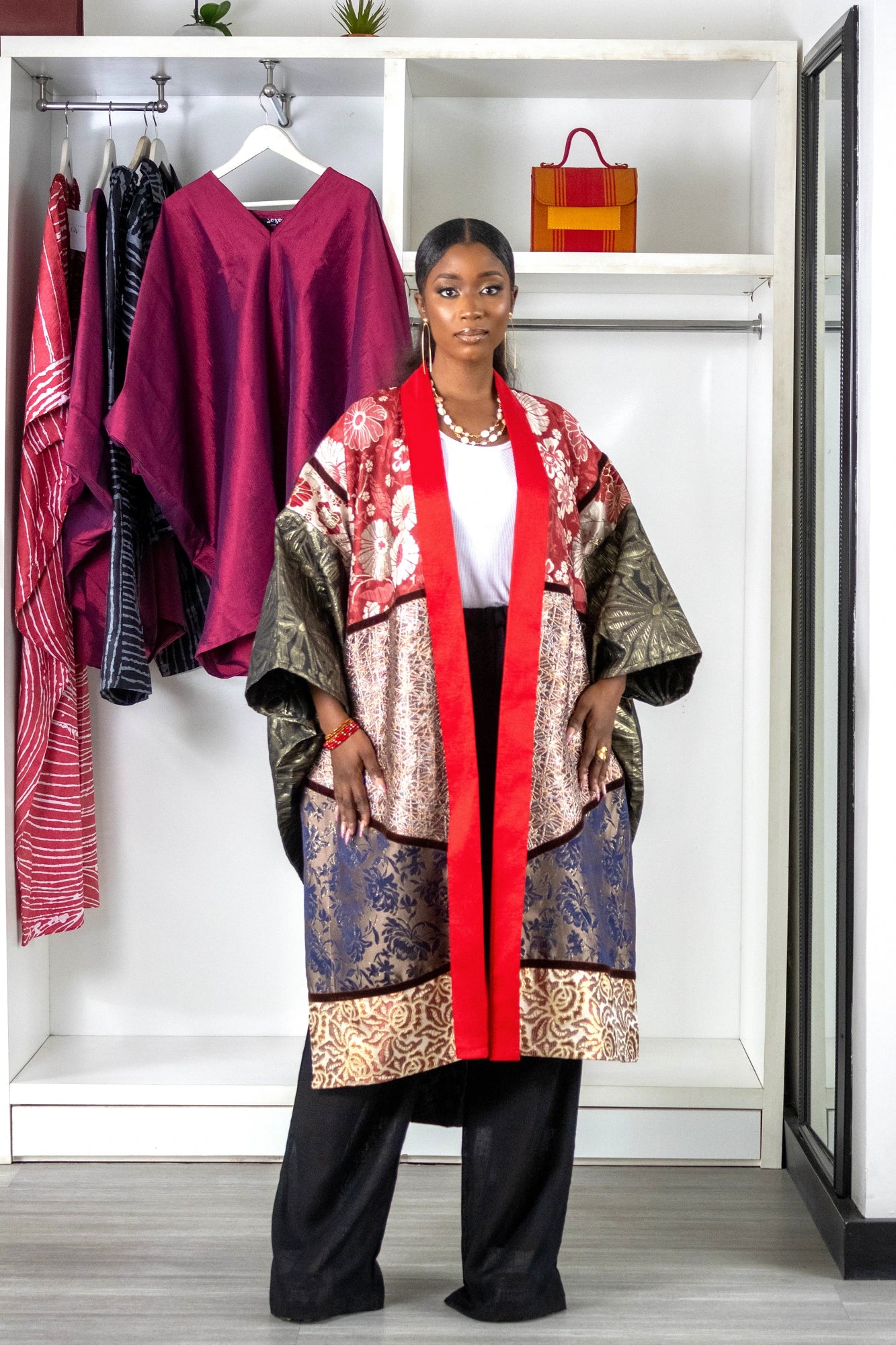 SOFIA KIMONO BLACK/RED