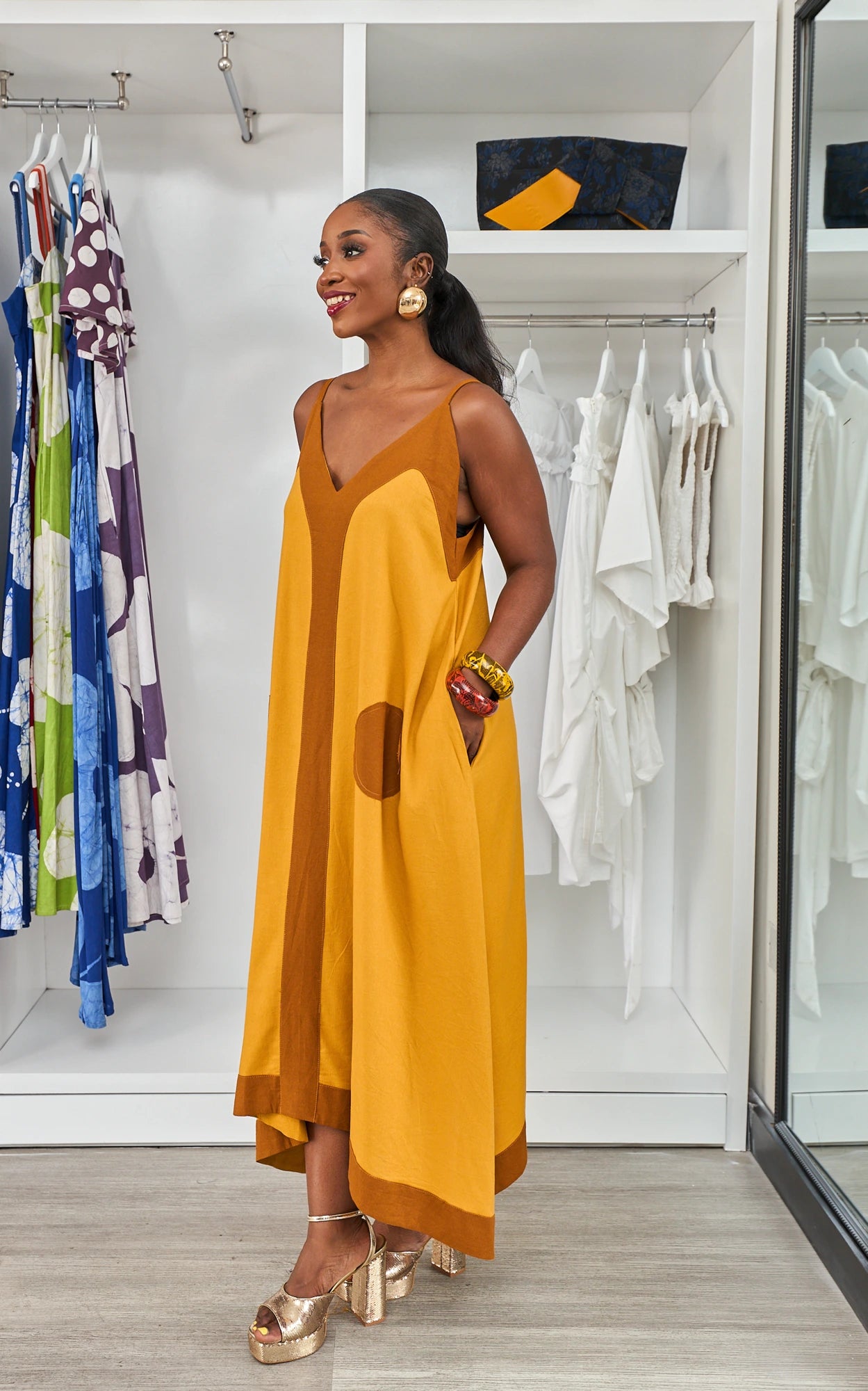 VEE DRESS MUSTARD